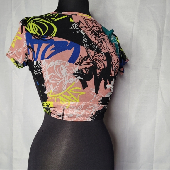 Graffiti crop top - Picture 3 of 4